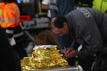 Várias ambulâncias esperavam feridos para os transportar para o hospital. Alguns feridos seguiram de autocarro após serem assistidos no terminal