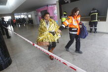 Várias ambulâncias esperavam feridos para os transportar para o hospital. Alguns feridos seguiram de autocarro após serem assistidos no terminal