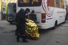 Várias ambulâncias esperavam feridos para os transportar para o hospital. Alguns feridos seguiram de autocarro após serem assistidos no terminal