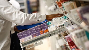 Farmacêuticos alertam para "desafio do paracetamol" no Tik Tok em Portugal