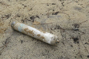 Marinha, Costa da Caparica, engenho explosivo, inativação, Centro de Coordenação de Busca e Salvamento Marítimo de Lisboa, Polícia Marítima na Costa da Caparica