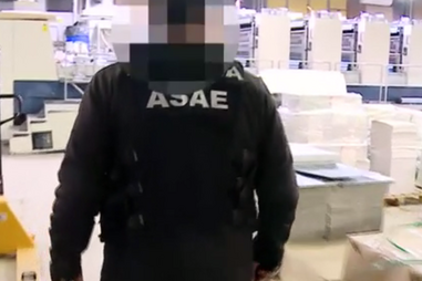 Usa internet da ASAE para ver pornografia 