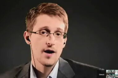 Snowden divulgou documentos que tornaram conhecidos os programas ilegais de vigilância em massa a cidadãos em todo o mundo