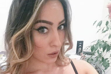 Paola Saulino cumpriu promesa e, em Janeiro, fez sexo oral a 400 homens