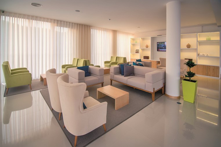 Zonas comuns da unidade hoteleira primam pelo conforto e pela sensação de tranquilidade que transmitem aos visitantes