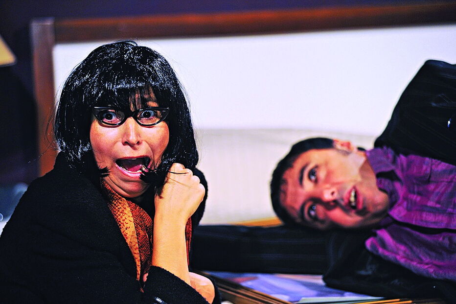 estúpidos, dinehiro, teatro, cultura, argentina, Artistas Unidos na Politécnica