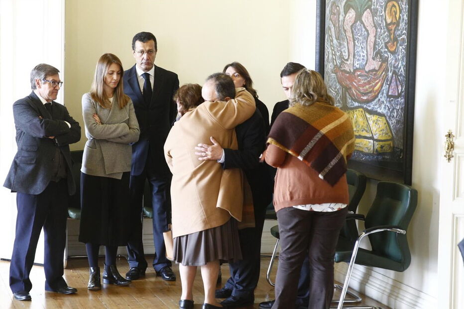 Personalidades apresentam condolências na sede do PS