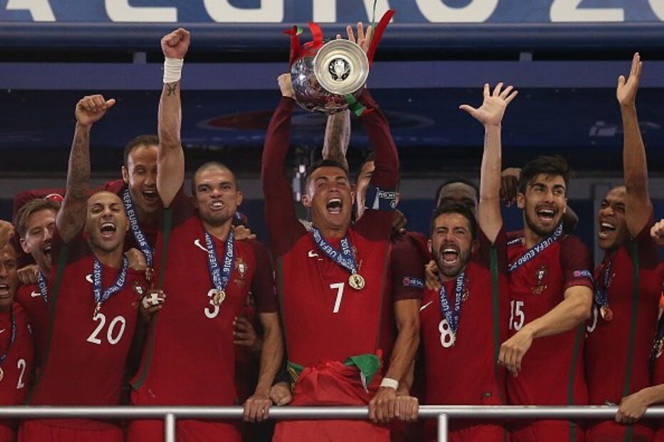 cristiano Ronaldo, real madrid, época, fifa, melhor do mundo, euro, 2016, frança. campeões, europeus, ronaldo com santos