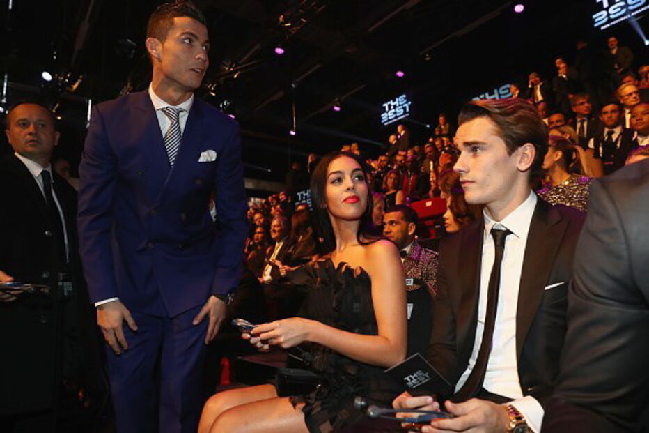 Cristiano Ronaldo apresentou a sua nova conquista, Georgina Rodríguez, e o filho, Cristianinho, na Gala da FIFA, em Zurique