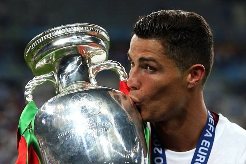 cristiano Ronaldo, real madrid, época, fifa, melhor do mundo, euro, 2016, frança. campeões, europeus, ronaldo com santos