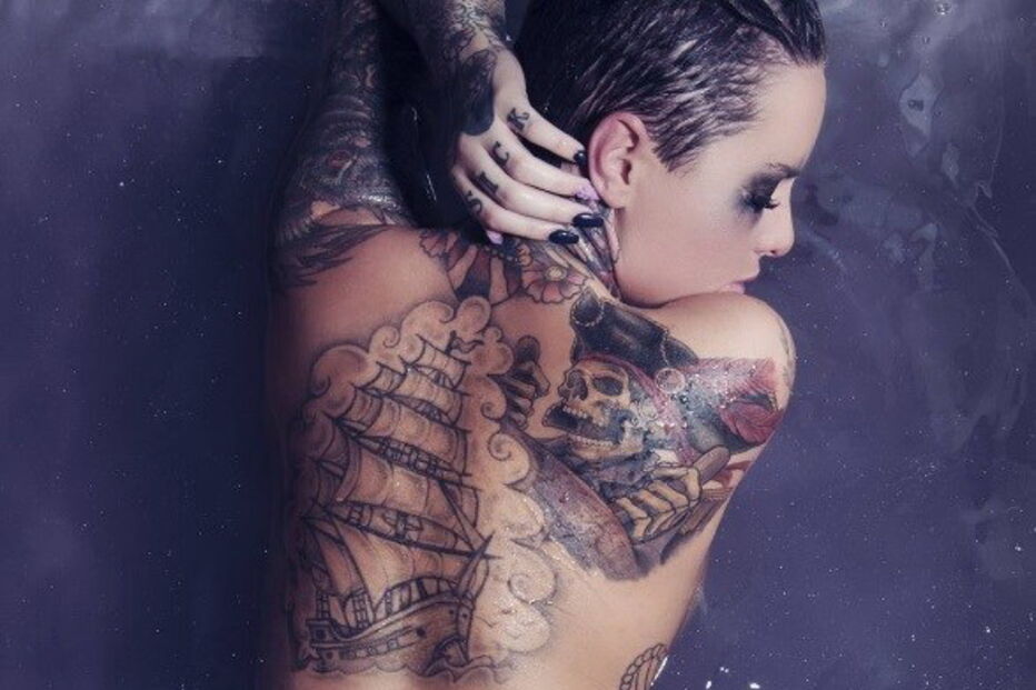 Christy Mack foi violentamente agredida pelo namorado, o lutador de MMA War Machine