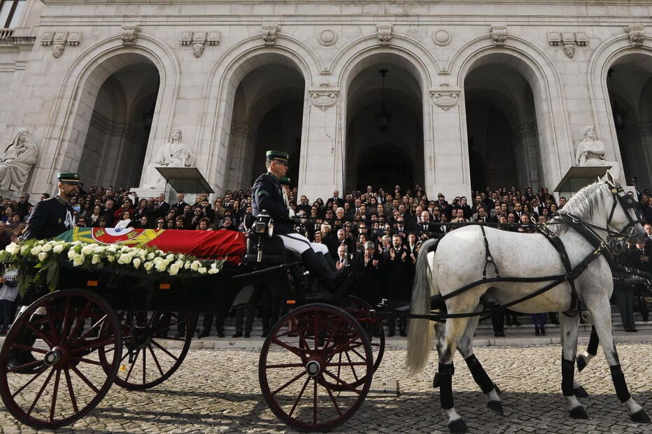 mário soares, funeral, cortejo, urna, parlamento, assembleia da república