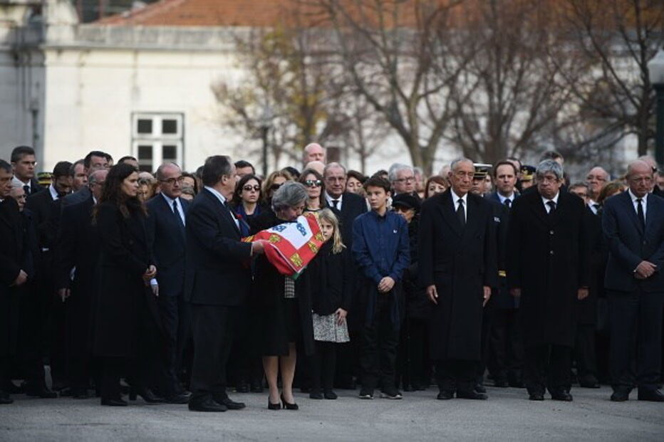 mário soares, funeral, cortejo, urna, parlamento, cemitério dos prazeres
