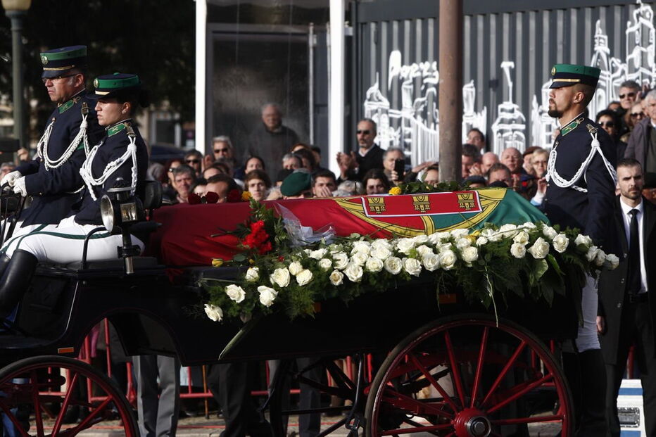 mário soares, funeral, cortejo, urna, parlamento, cemitério dos prazeres