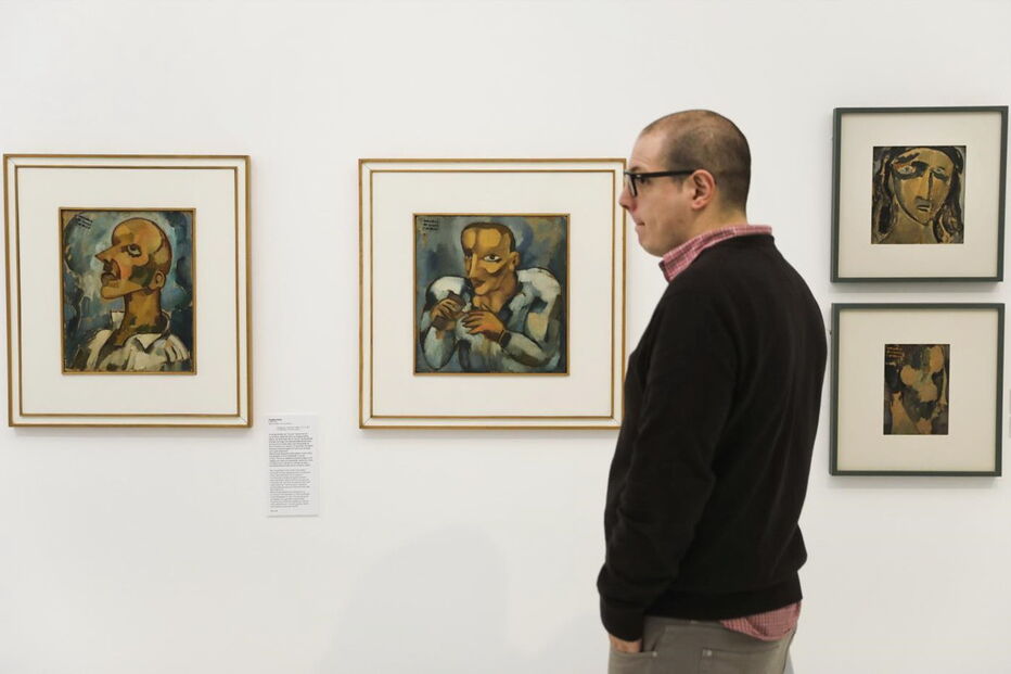 As obras expostas por Amadeo de Souza-Cardoso, há cem anos, numa sala de leitura da Liga Naval, em Lisboa estão agora em exposição no Museu do Chiado. 