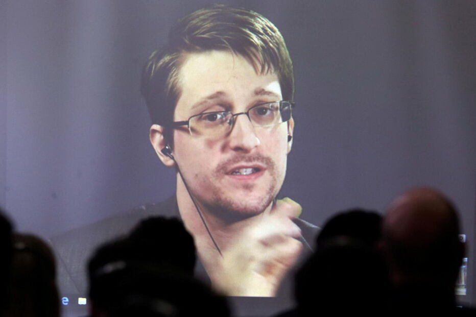 Snowden divulgou documentos que tornaram conhecidos os programas ilegais de vigilância em massa a cidadãos em todo o mundo