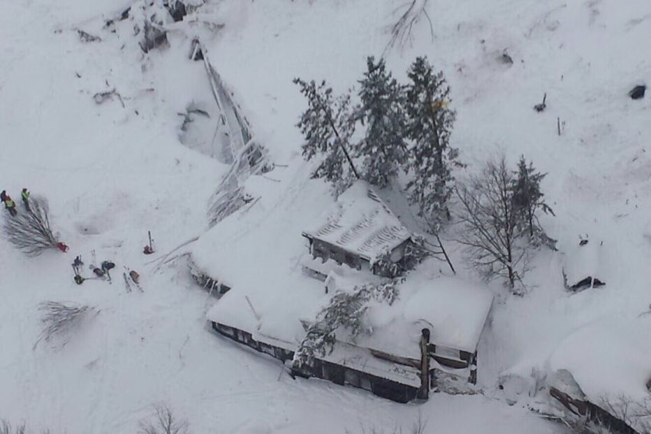 19-01-2017_08_31_12 C2hRlb5XgAIL_4z.jpg