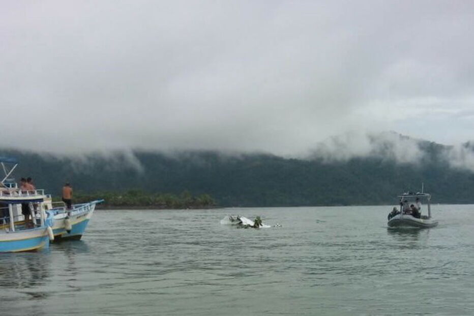O avião que caiu ao mar