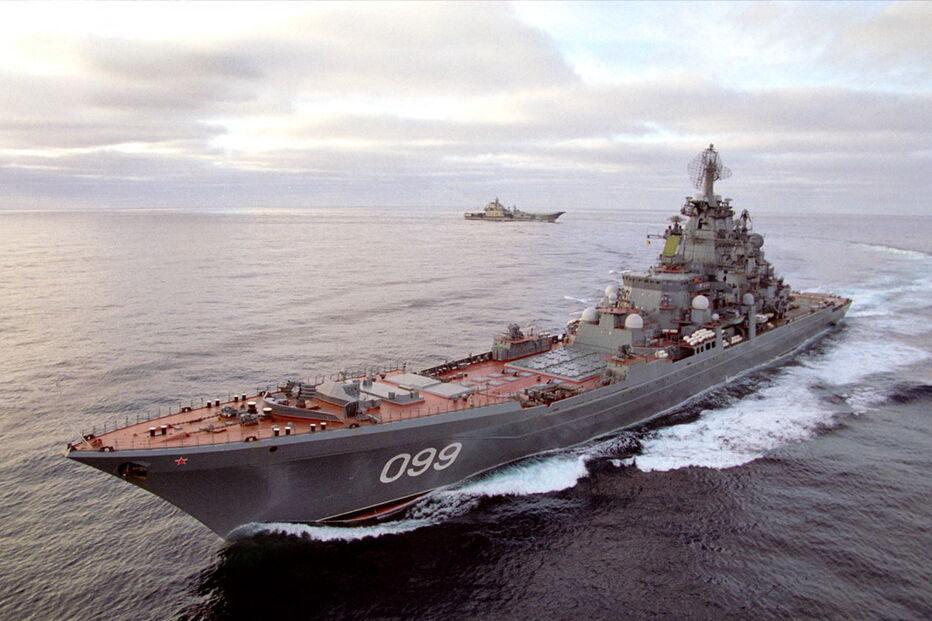 Pyotr Velikiy, navio, cruzador, russo