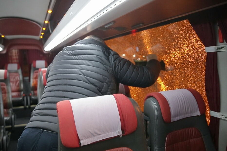 Autocarros da empresa de segurança 2045, que transportavam stewards que tinham estado no jogo Braga - Vitória de Guimarães foram atacados a tiro na estrada