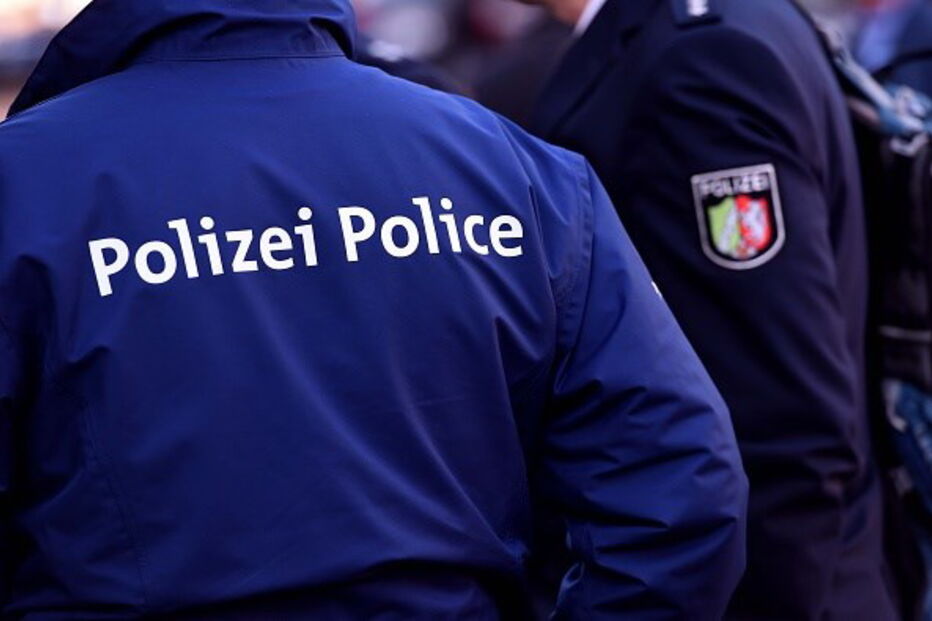 Holanda, polícia, autoridades, autocarro, jovem, sandes