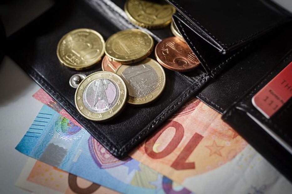 notas, moedas, carteira