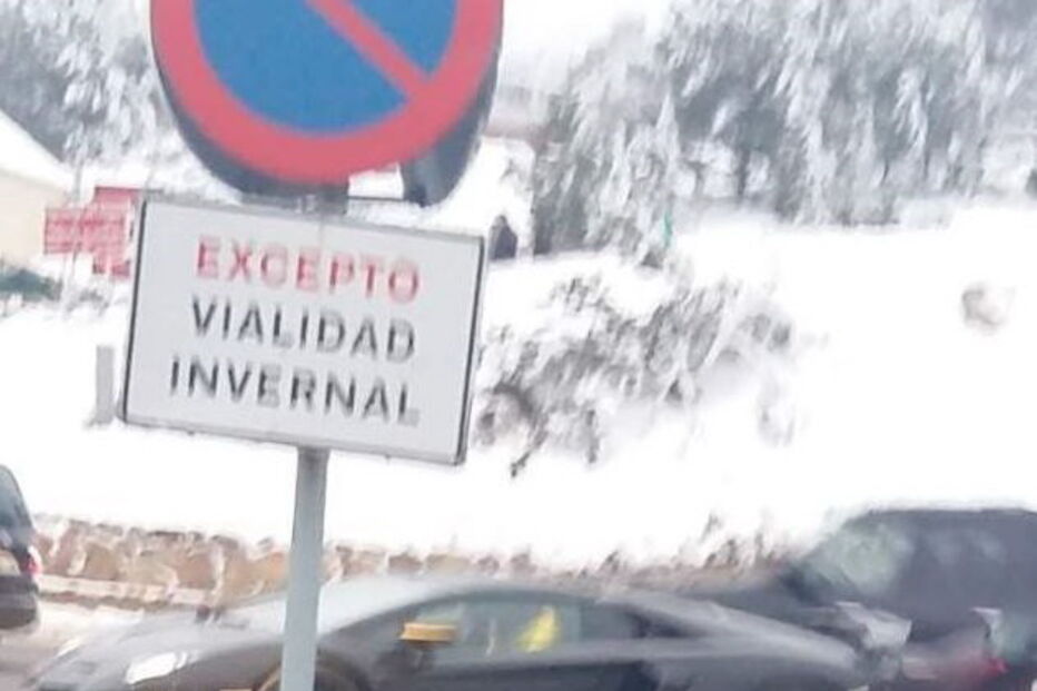 Cristiano Ronaldo abandona Lamborghini na estrada