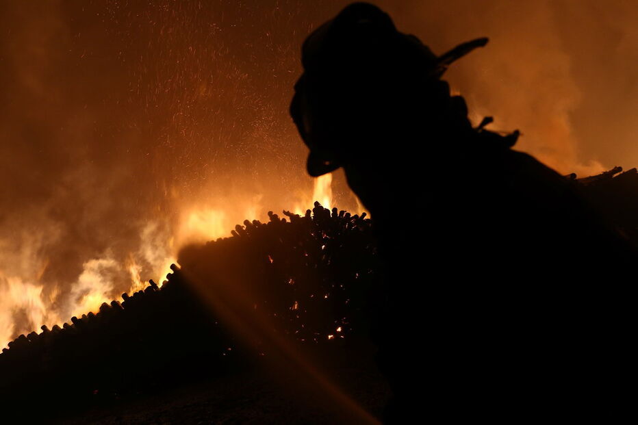27-01-2017_10_02_17 2017-01-27T062521Z_1219213266_RC1AEA504A80_RTRMADP_3_CHILE-WILDFIRE.JPG