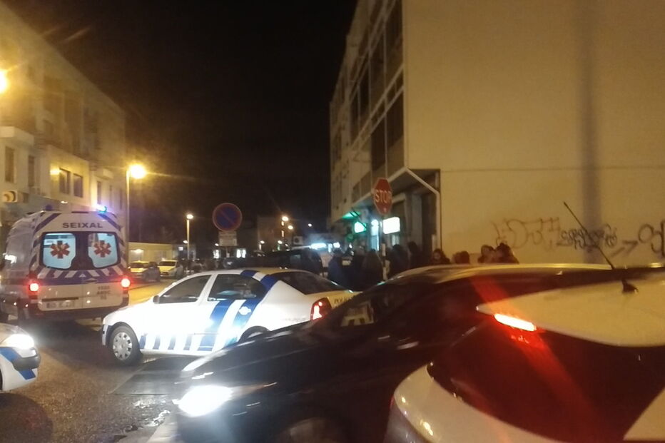 Grande aparato no local após o assalto