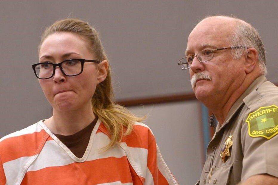 Brianne Altice foi condenada a 30 anos de prisão por ter feito sexo com três alunos menores