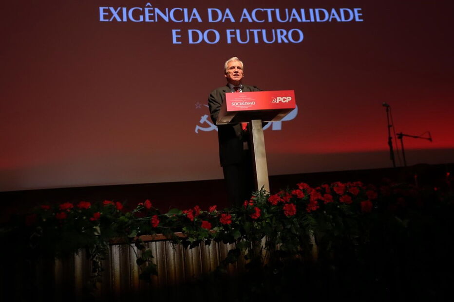  O líder comunista afirmou que os últimos anos de Portugal são 