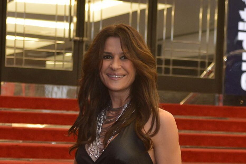 Sofia  Aparício  tem 46 anos  e trabalha  como atriz.  A ex-modelo  assume que não se arrepende  de nada do que fez no passado 