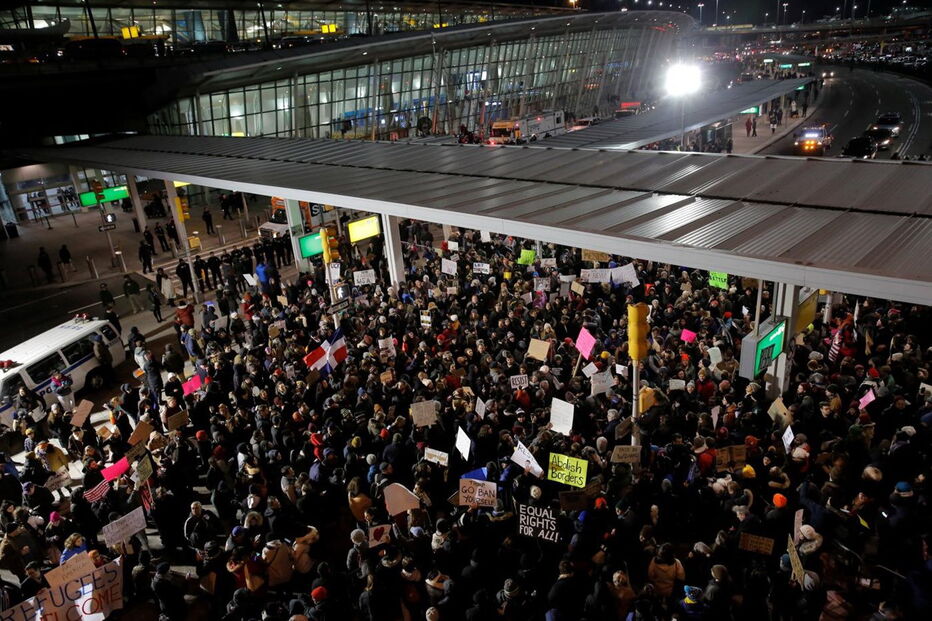 protesto, aeroporto, JFK, nova Iorque