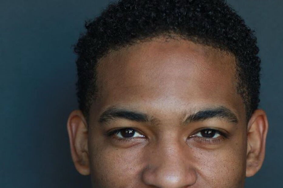 Ator suicida-se em direto no Facebook 