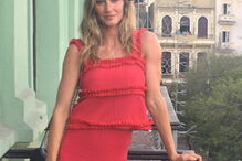 Gisele Bündchen deslumbra nas redes sociais