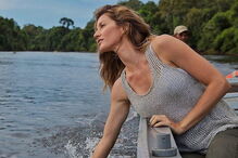 Gisele Bündchen deslumbra nas redes sociais