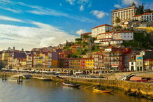 Site elogia paisagens, história, arquitetura, comércio e gastronomia do Porto
