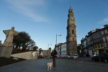 Site elogia paisagens, história, arquitetura, comércio e gastronomia do Porto