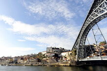 Site elogia paisagens, história, arquitetura, comércio e gastronomia do Porto
