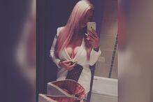 Jovem conta com milhares de seguidores no Twitter, facebook e Instagram. Curvas da milionária são muito elogiadas