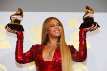13-02-2017_09_31_55 2017-02-13T054918Z_133498226_RC131C178500_RTRMADP_3_AWARDS-GRAMMYS (1).JPG