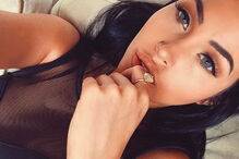 Conheça Cláudia Alende, a Megan Fox brasileira