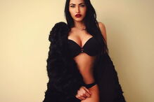 Conheça Cláudia Alende, a Megan Fox brasileira