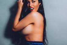 Conheça Cláudia Alende, a Megan Fox brasileira