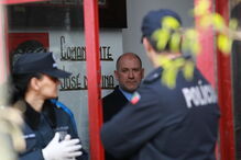 Antero em silêncio no julgamento sobre segurança ilegal