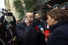 Super Dragões roubam microfone