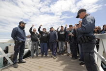 Associação de Moradores dos Hangares, Associação da Ilha do Farol, Sociedade Polis, João Pedro Matos Fernandes, Tribunal Administrativo e Fiscal de Loulé, Câmara de Olhão e Associação da Ilha, Bloco de Esquerda, Catarina Martins
