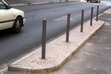 Câmara de Lisboa, Fernando Medina, pilaretes, estacionamento, Avenida Miguel Torga, Campolide, Avenidas Novas, construção e obras públicas