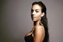 Georgina é fã de looks sensuais