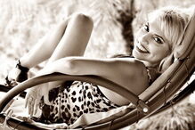 Cláudia de Marchi assume, sem reservas, a sua profissão de acompanhante de luxo